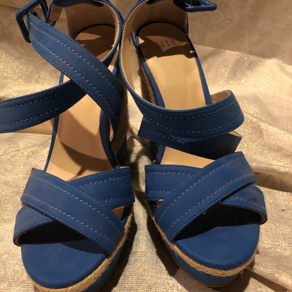 Heels - Picture 2 of 4